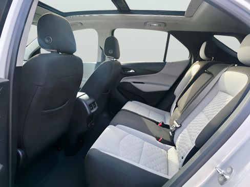 Used 2018 Chevrolet Equinox LT w/ Sun & Infotainment Package image 7