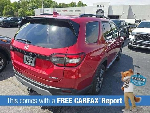 Used 2025 Honda Pilot Touring image 2