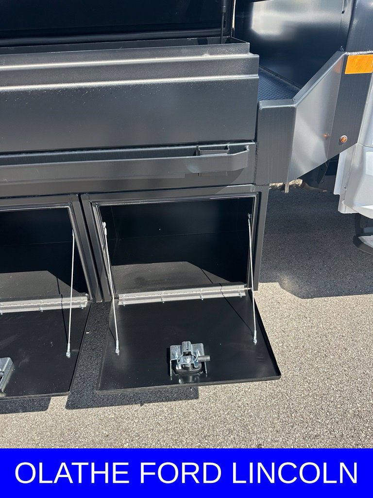 New 2025 Ford F550 4x4 Regular Cab Super Duty image 12