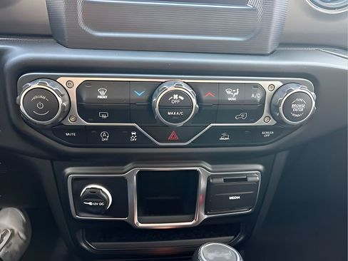 Used 2023 Jeep Wrangler Sport AWD/4WD image 19
