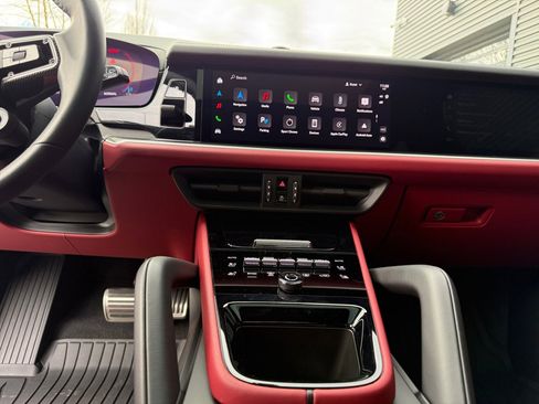 Certified 2025 Porsche Cayenne S image 13