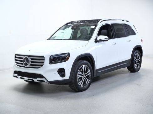 Used 2026 Mercedes-Benz GLB 250 4MATIC image 4