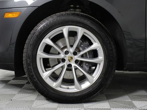 Certified 2026 Porsche Macan AWD/4WD image 30