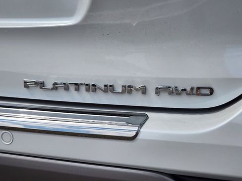 Used 2025 Toyota Highlander Platinum image 6