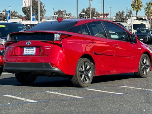 Used 2020 Toyota Prius Limited image 3