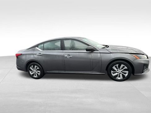 Used 2024 Nissan Altima 2.5 S image 35