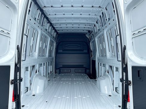 New 2025 Mercedes-Benz Sprinter 2500 image 21