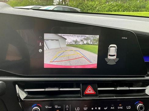 Certified 2024 Kia Niro EX Touring FWD image 5