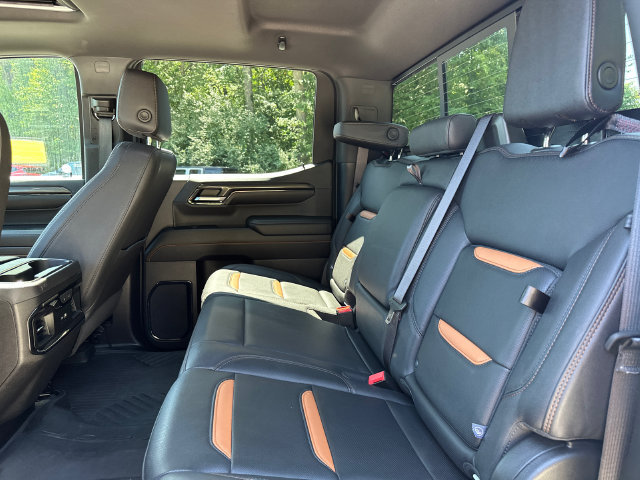 Certified 2024 GMC Sierra 1500 AT4 w/ Technology Package AWD/4WD image 17