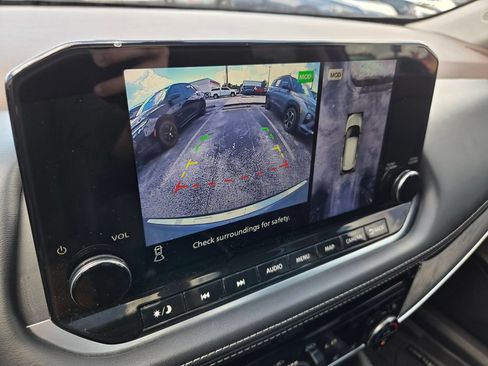 Used 2021 Nissan Rogue Platinum FWD image 33