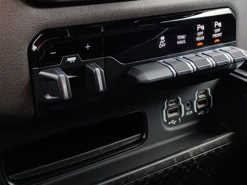 Used 2021 RAM 1500 Big Horn AWD/4WD image 25