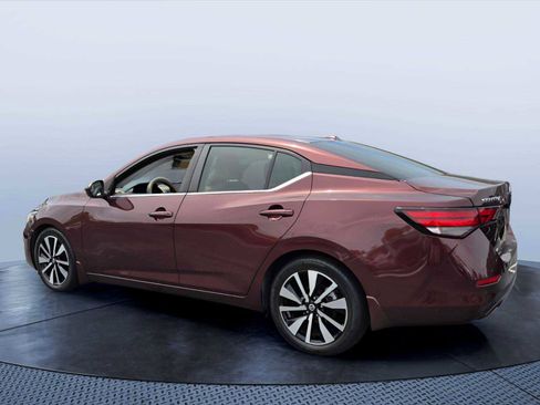Used 2022 Nissan Sentra SV w/ SV Premium Package FWD image 4