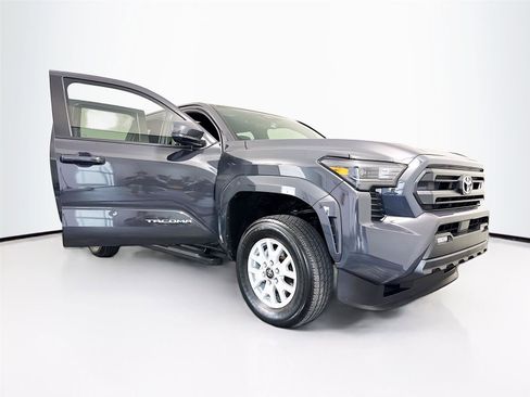 Used 2025 Toyota Tacoma SR5 RWD image 41