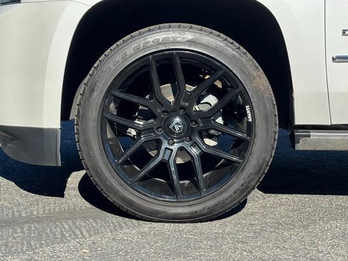 Used 2018 GMC Yukon Denali w/ Denali Ultimate Package image 9