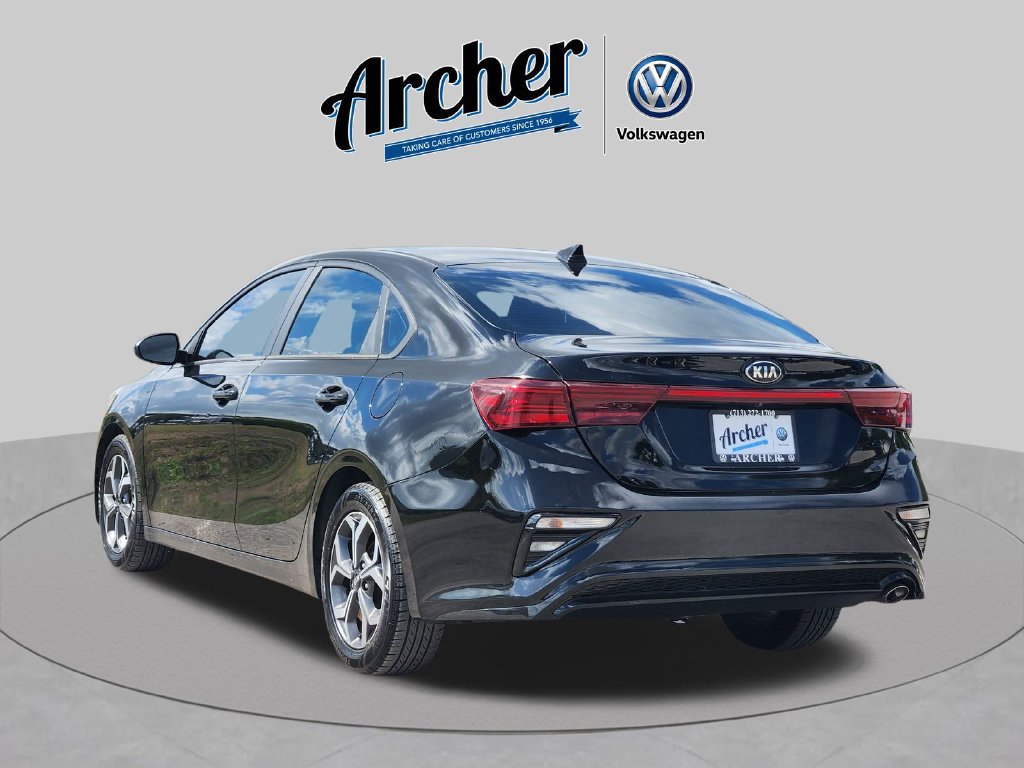 Used 2020 Kia Forte LXS FWD image 4