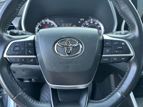 Used 2023 Toyota Highlander XLE image 21