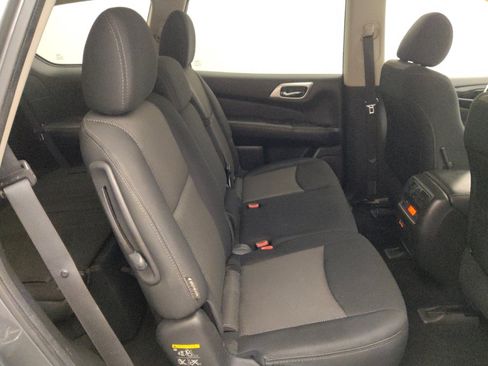 Used 2019 Nissan Pathfinder SV FWD image 19