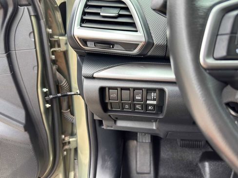 Used 2020 Subaru Forester Premium AWD/4WD image 17