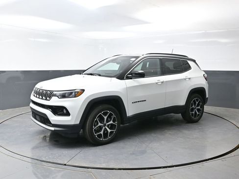Used 2025 Jeep Compass Limited AWD/4WD image 10
