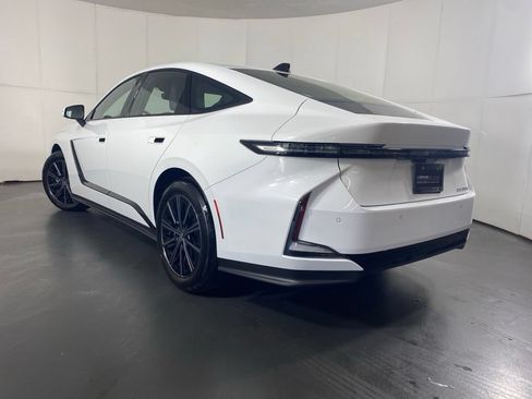 Certified 2026 Lexus ES 350e w/ Convenience Package FWD image 11
