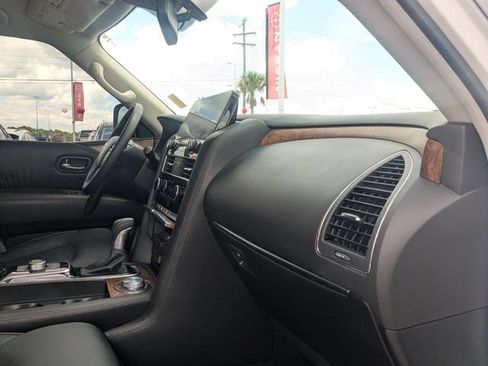 Used 2024 Nissan Armada SL w/ Captain's Chairs Package AWD/4WD image 37