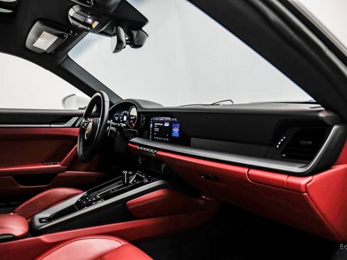 Used 2020 Porsche 911 Carrera RWD image 44