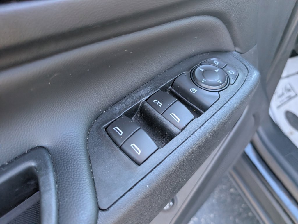 Used 2021 Chevrolet Equinox LT FWD image 11