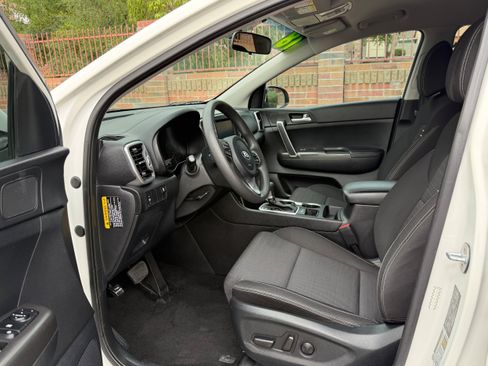 Used 2018 Kia Sportage LX w/ LX Popular Package FWD image 6