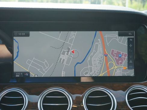 Used 2017 Mercedes-Benz E 300 4MATIC image 18
