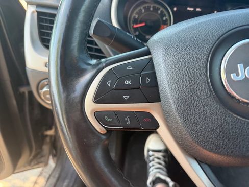 Used 2014 Jeep Cherokee Limited w/ Technology Group AWD/4WD image 16