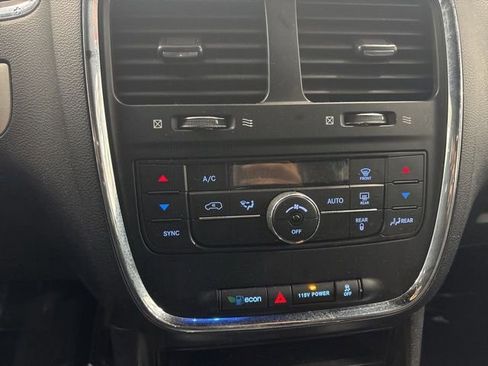 Used 2014 Dodge Grand Caravan R/T image 41