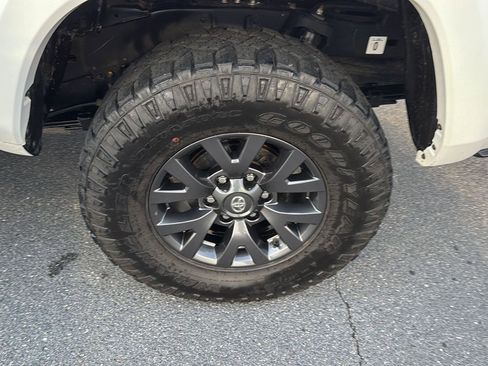 Certified 2023 Toyota Tacoma SR5 image 33