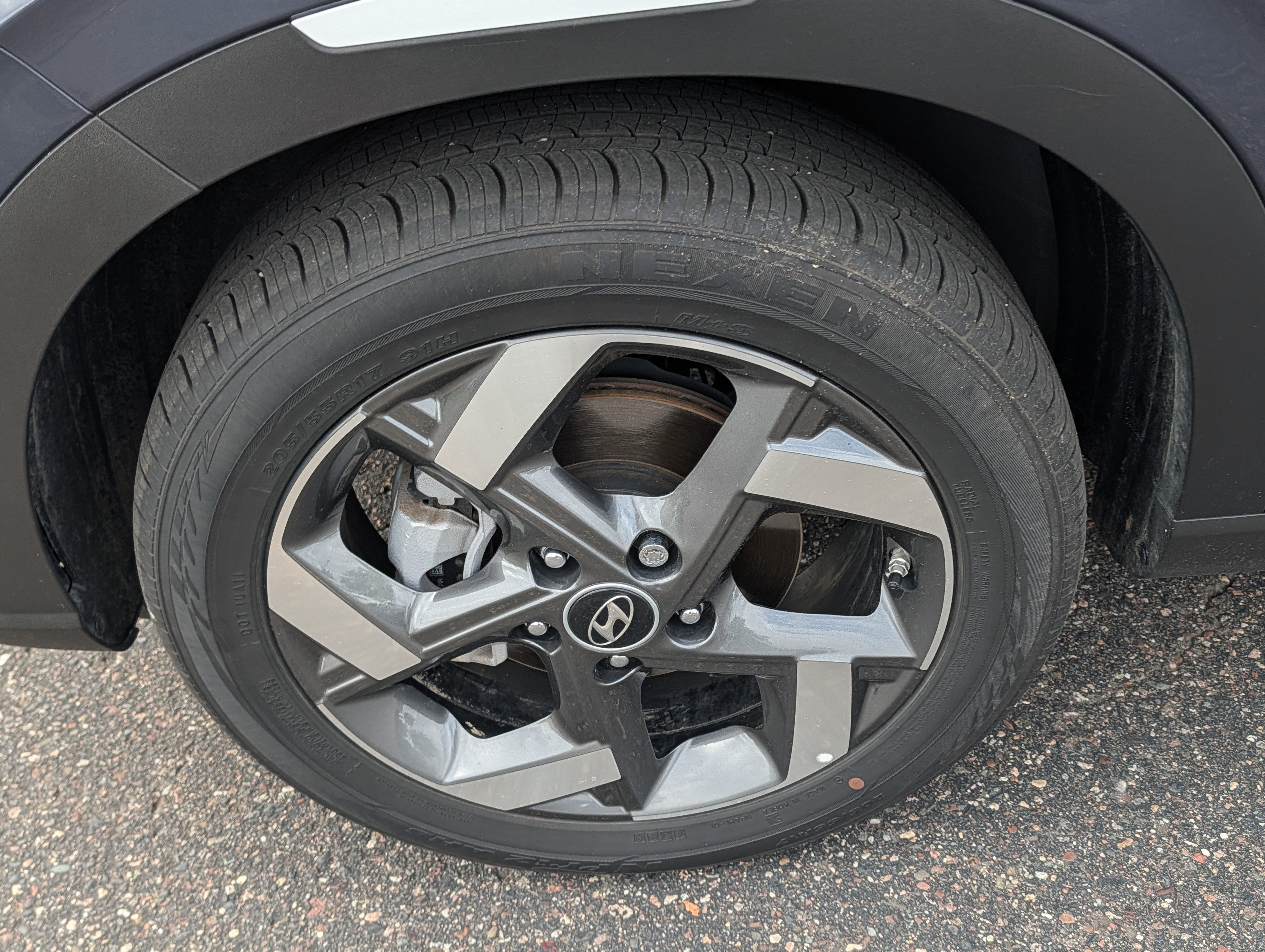 Used 2025 Hyundai Venue Limited FWD image 9