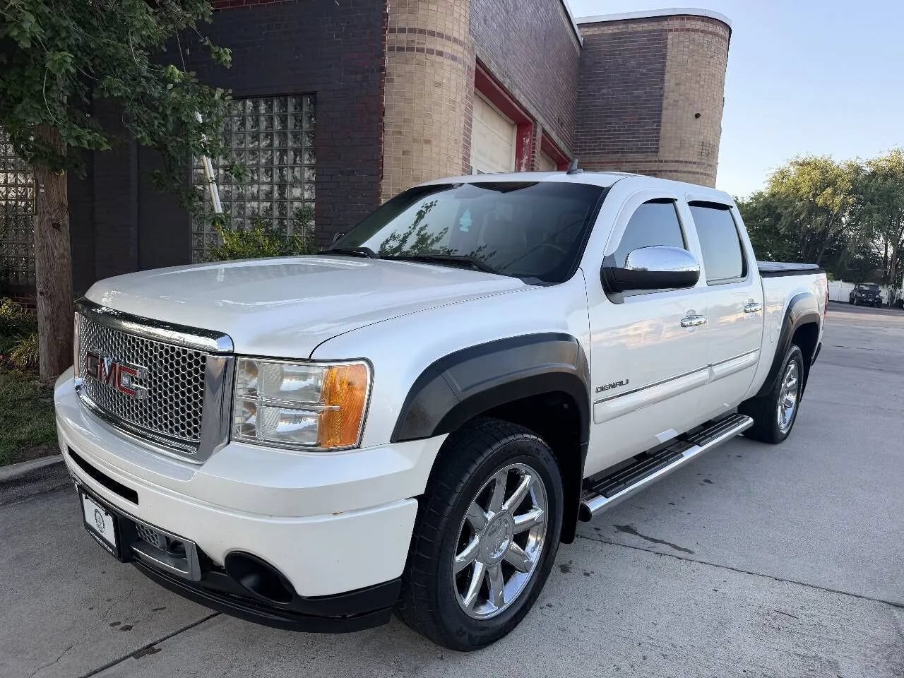 Used 2011 GMC Sierra 1500 Denali AWD/4WD image 1