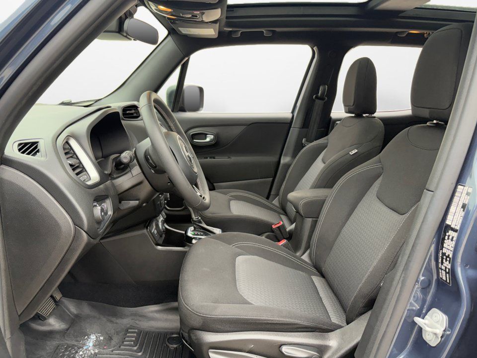 Used 2021 Jeep Renegade Latitude w/ Sun & Sound Group AWD/4WD image 9