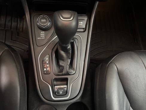 Used 2021 Jeep Cherokee Latitude Lux image 19