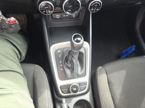 Certified 2023 Hyundai Venue SEL image 13