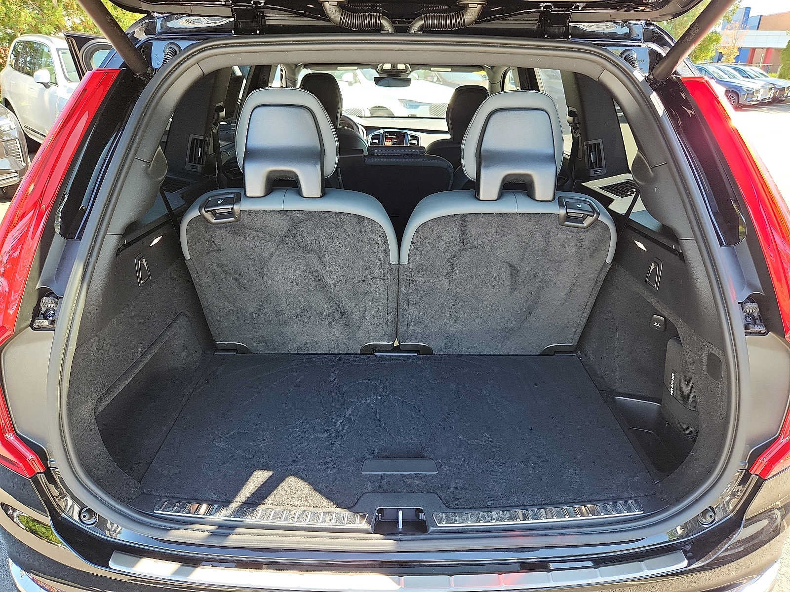 Certified 2024 Volvo XC90 T8 Ultimate w/ Protection Package Premier AWD/4WD image 25