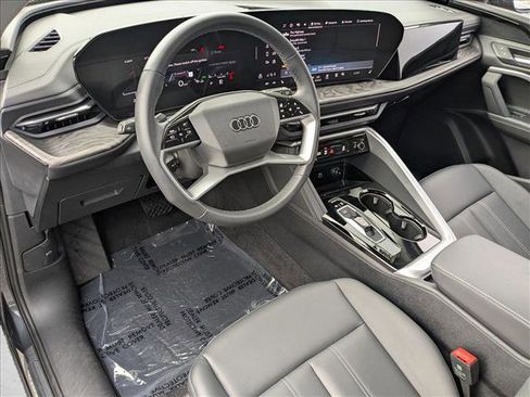 Certified 2025 Audi Q5 Premium w/ Convenience Package AWD/4WD image 10