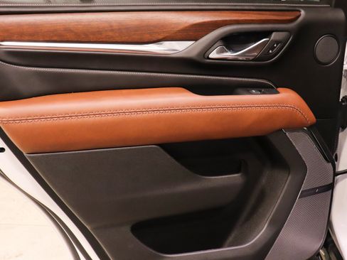 Used 2023 GMC Yukon Denali Ultimate image 18