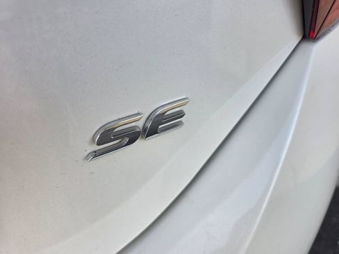 Used 2018 Toyota Corolla SE FWD image 34