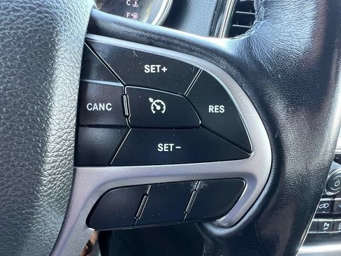 Used 2022 Jeep Grand Cherokee Laredo X AWD/4WD image 38