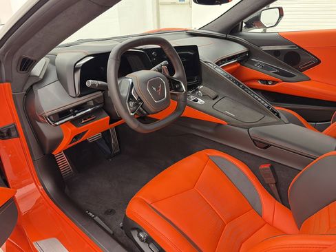 Used 2025 Chevrolet Corvette Stingray Premium Conv w/ Stealth Interior Trim Package RWD image 4