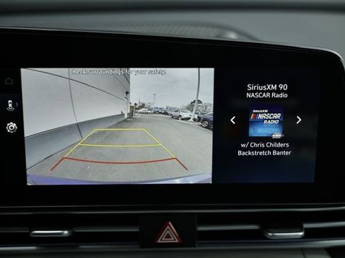 New 2025 Hyundai Elantra Limited image 14