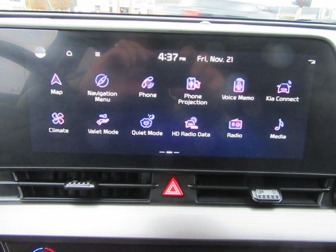 Used 2025 Kia Sportage EX image 34