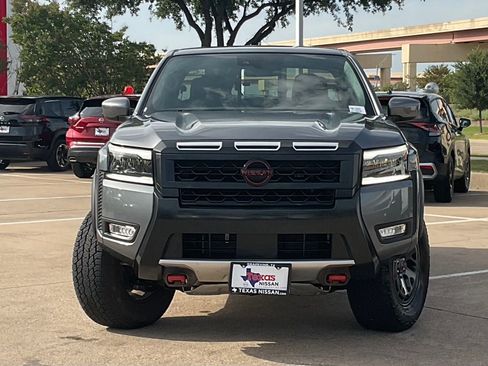 Used 2026 Nissan Frontier PRO-4X AWD/4WD image 2
