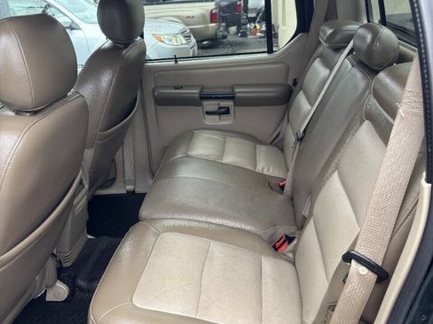Used 2004 Ford Explorer Sport Trac XLT AWD/4WD image 10