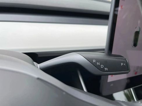 Used 2023 Tesla Model Y Long Range image 19