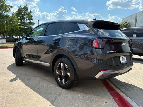 Used 2026 Kia Sportage LX FWD image 9