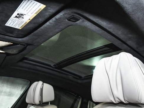 Used 2023 BMW X6 M50i w/ Executive Package image 67